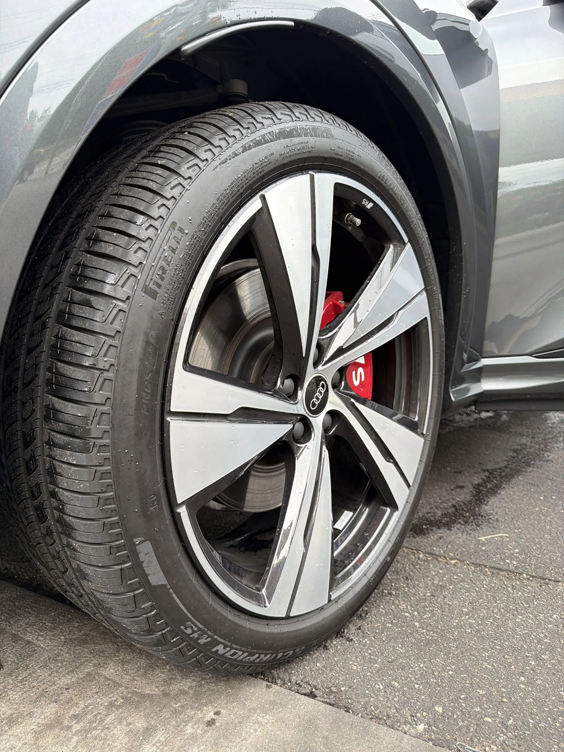 A clean, shining wheel after a Luxe wash